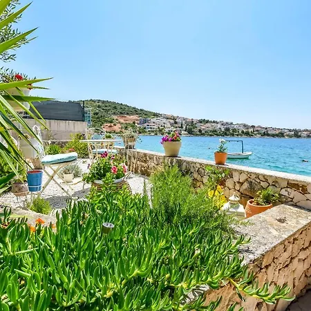 House Spirit Of The Sea Ferienhaus Ražanj